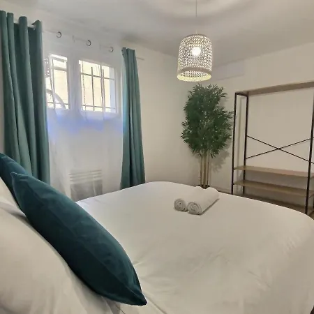 Holiday home Superbe * Maison Moderne * Proche Centre * Parking Prive