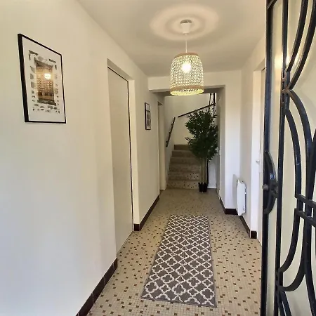 Holiday home Superbe * Maison Moderne * Proche Centre * Parking Prive